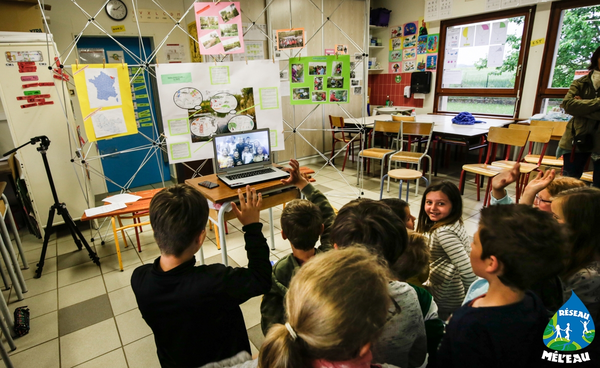 19 mai 2017 : depuis l'école des 4 vents à Pommerieux (57), échanges en direct avec les correspondands de l'Ecole Edgard Avril de la Plaine des Cafres à la Réunion